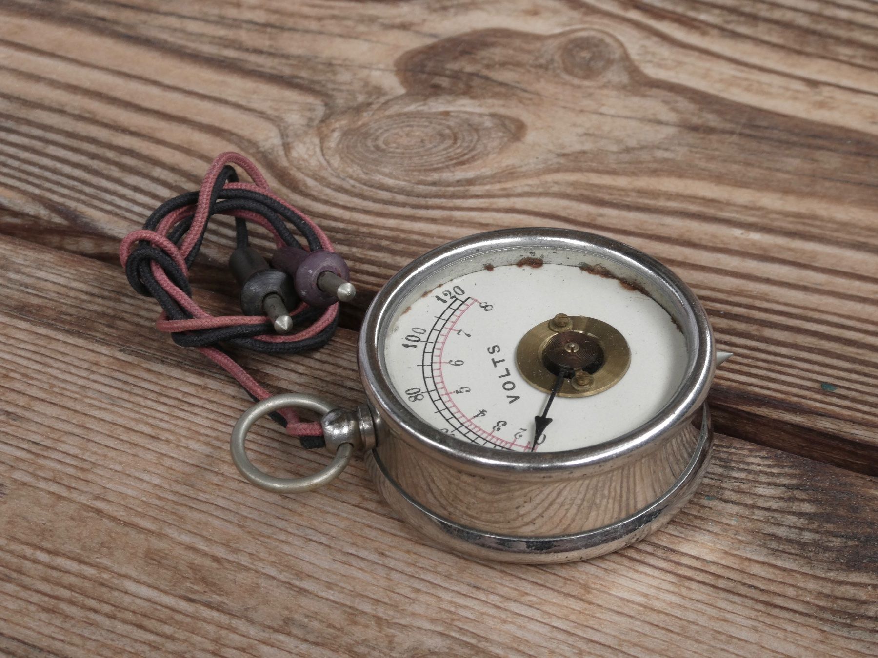 Mesurer: antiker Voltmesser, Voltmeter – D'occasion à Lüchingen par Eeizo 1