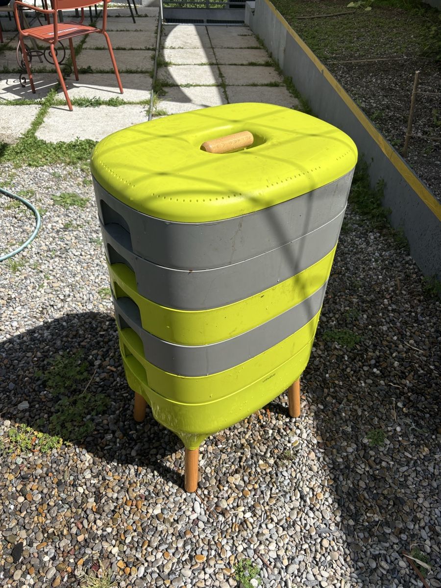 Box contenitori: Wurmkompost Urbalive – Usato da Winterthur venduto da Lift