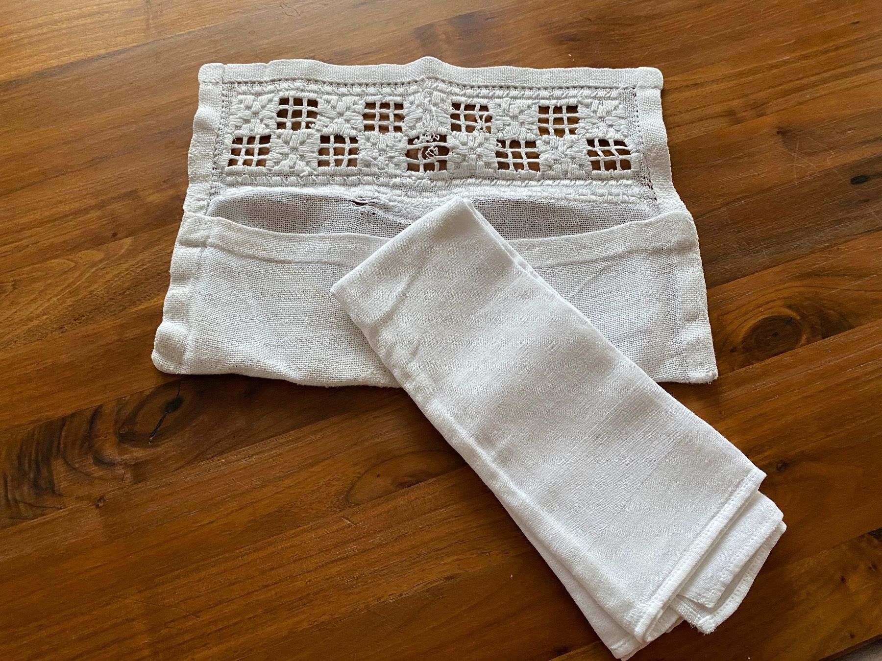 Servietten: Antike Serviettentasche mit Serviette – Gebraucht aus Balsthal von Uroby 2