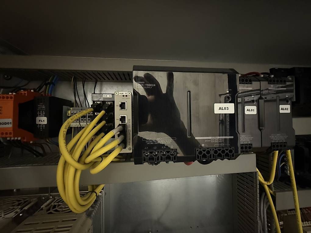 Componenti elettronici: PLC OmRon Sysmac CU2M CPU34 programmable controller – Usato da Claro venduto da Pugno67 1