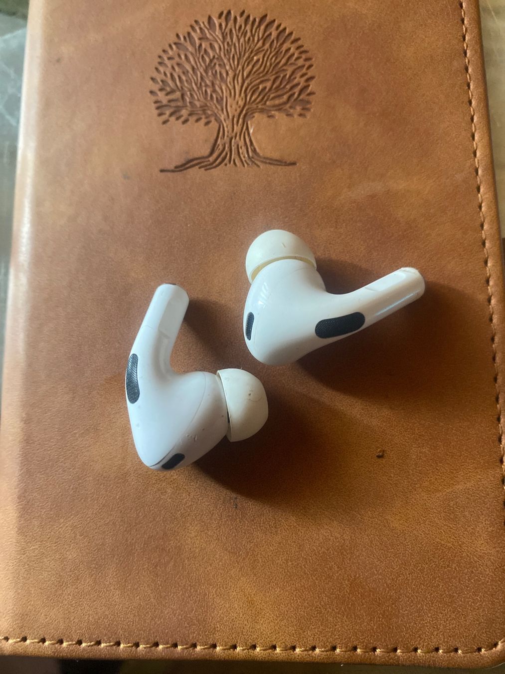 Apple Casques audio: X2 AirPods Pro 2nd Génération – D'occasion à Les Moulins par mst_r2cm 2