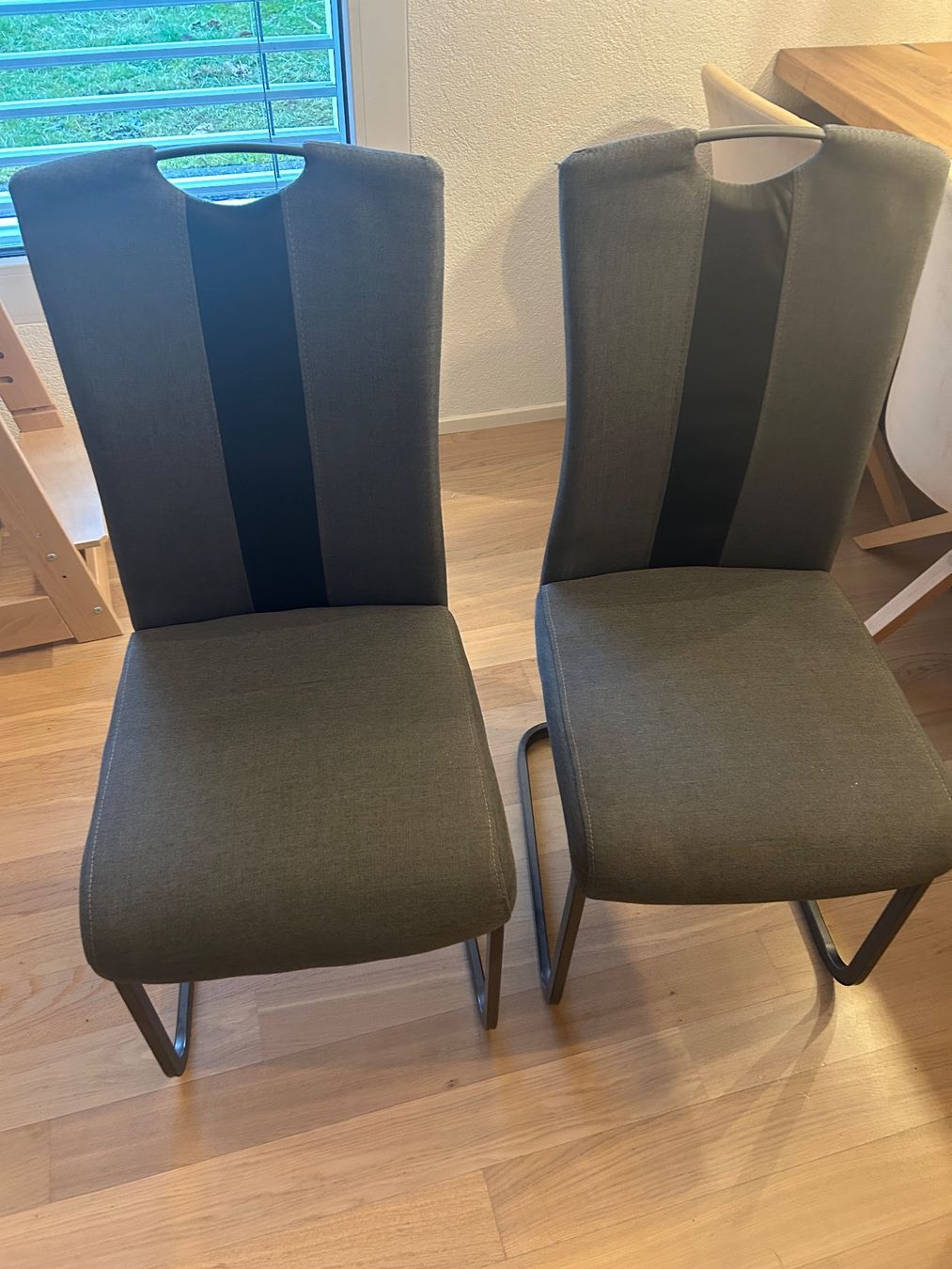 Set di tavolo e panche: Tisch Esstisch Holztisch mit Stühle – Usato da Balsthal venduto da mar_q7sd 2