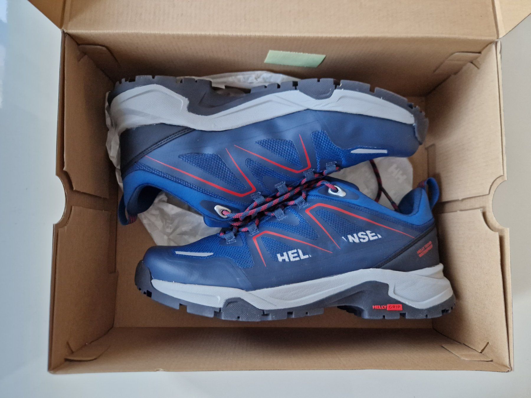 Helly Hansen Scarpe da uomo: Helly Hansen Wanderschuhe - Wasserfest - Herren - 42.5 - Neu – Nuovo e nell'imballaggio originale da Wallisellen venduto da LaszloCH 5