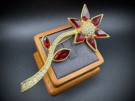 Große Vintage-Brosche mit roten Blumen und Strasssteinen