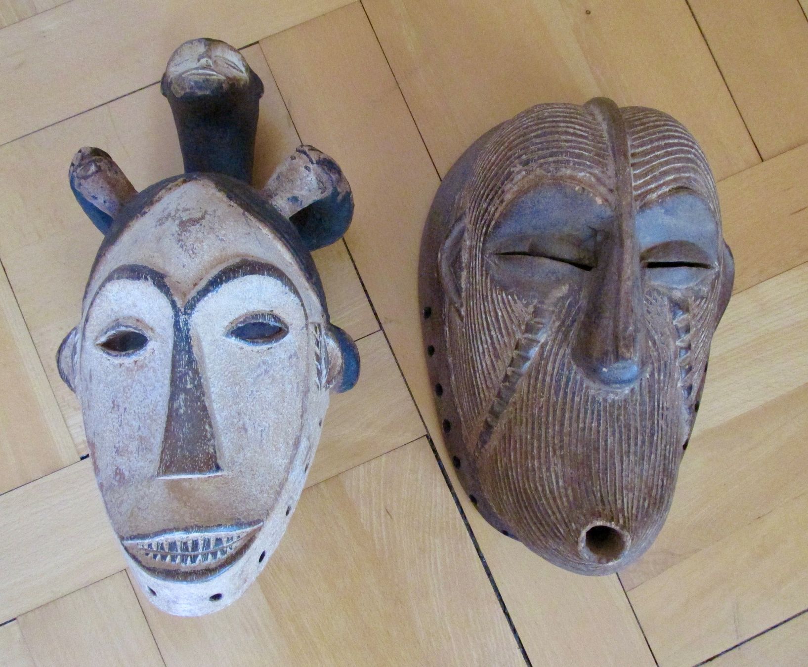 Arte internazionale: 2 grosse afrikanische Masken – Usato da Winterthur venduto da mat_q5d5 2