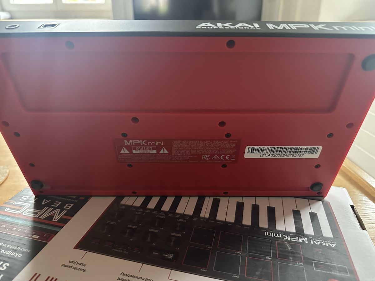 Akai Mischpulte: AKAI MPK Mini – Neu (gemäss Beschreibung) aus Thalwil von Fitzrovia 2