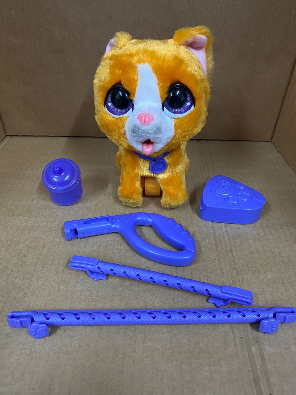 Giocattoli: Hund mit Plastikleine – Usato da Eschlikon TG venduto da RamonaSt 2