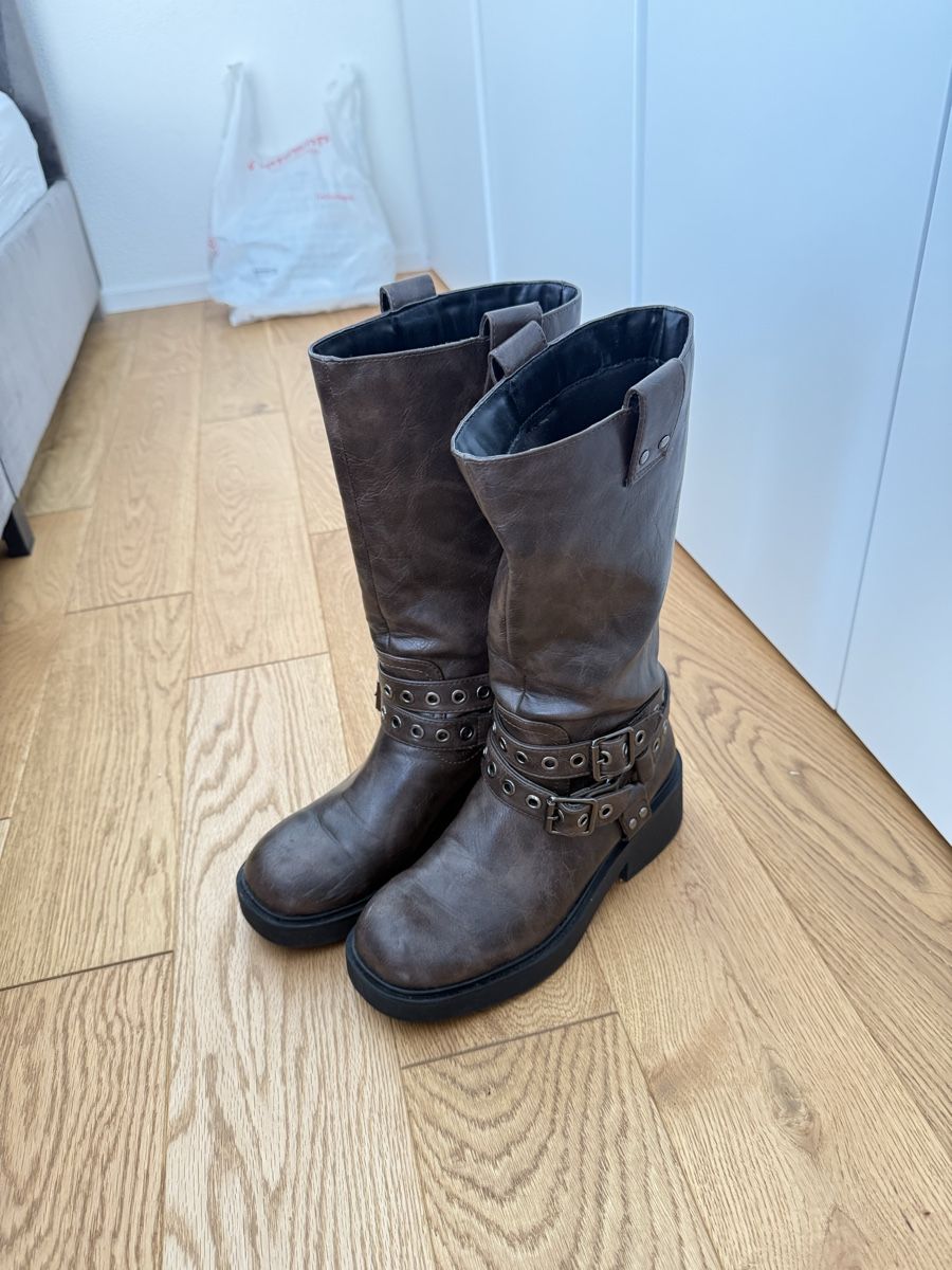 Scarpe da donna: Boots – Nuovo (secondo la descrizione) da Nebikon venduto da Preloved_bykelly