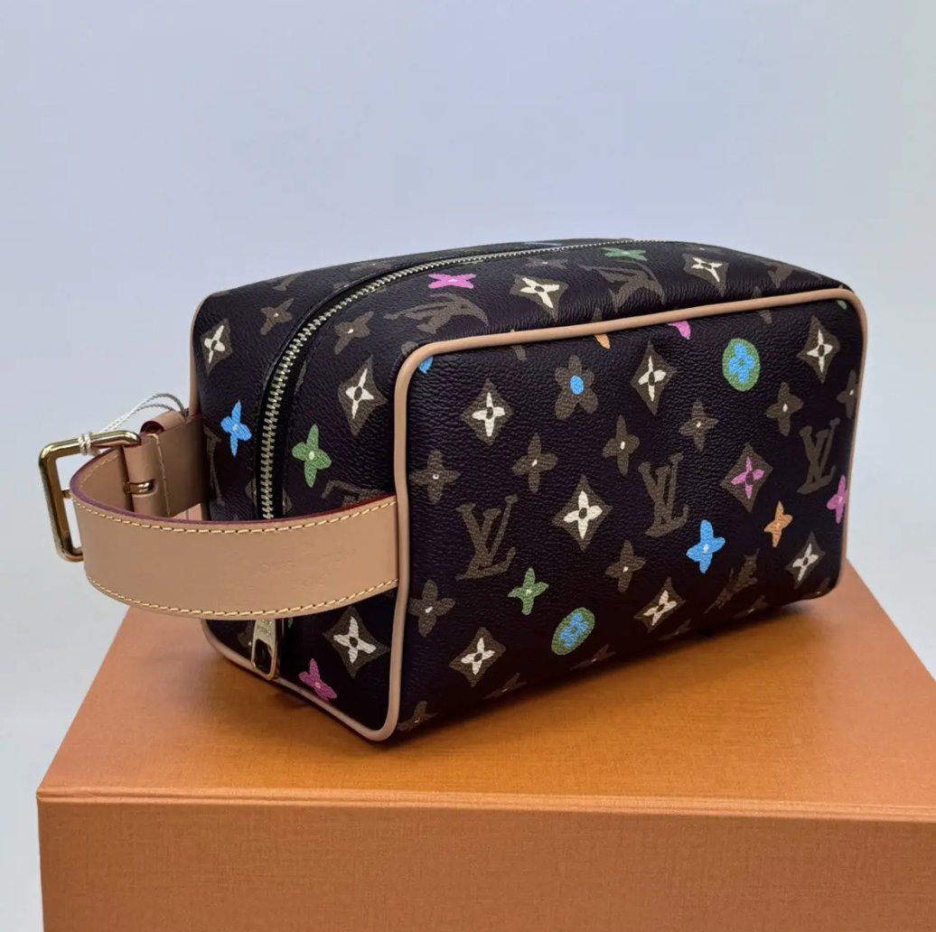 Louis Vuitton Borse da donna: ❤️Louis Vuitton Dopp Kit by Tyler – Nuovo e nell'imballaggio originale da Steinhausen venduto da Luxury_Limited 5