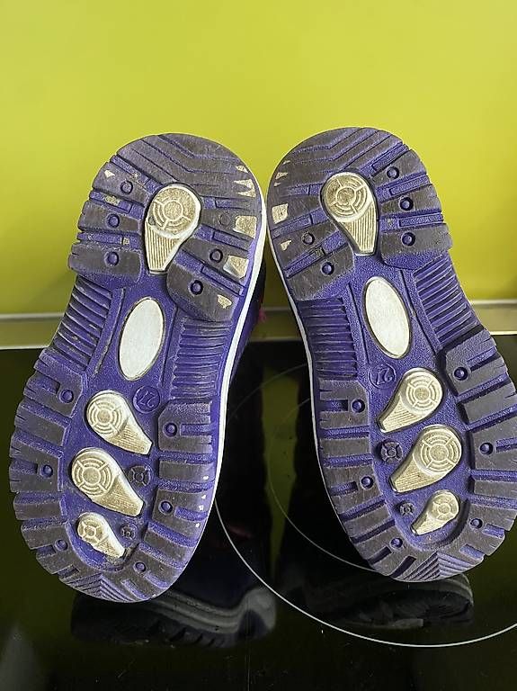 Schuhe für Mädchen: Winterstiefel Peppa Grösse 27 – Gebraucht aus Rorschacherberg von JBF17 3