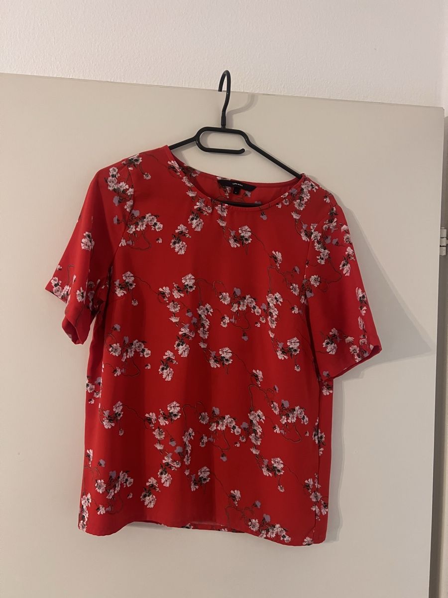 Vero Moda Blusen: Vero Moda Sommerbluse, Gr. S, rot mit Blumenmuster, Top! – Gebraucht aus Meilen von sculptur