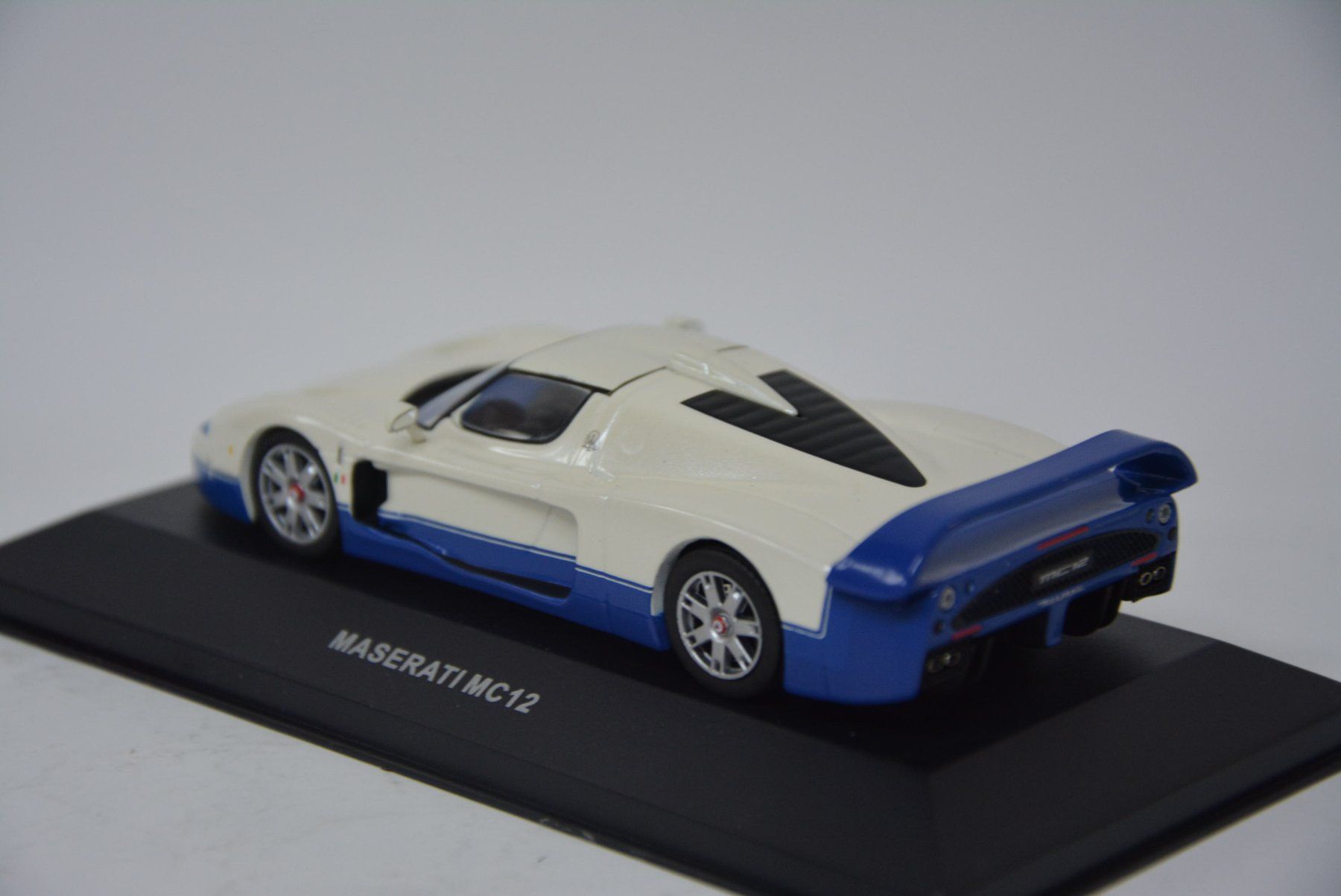 Maserati Modellini d'auto: Maserati MC12 2004 , iXO , 1:43 – Nuovo e nell'imballaggio originale da Goldach venduto da Feivel9 8