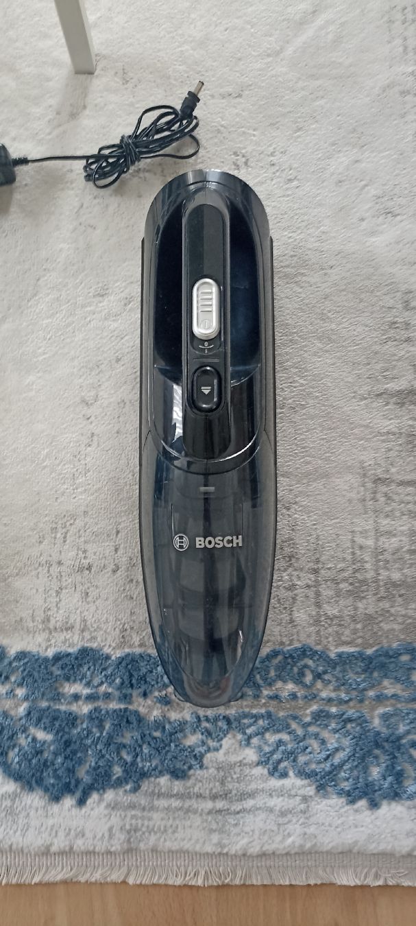 Bosch Aspirapolveri & Accessori: Wenig gebrauchter Staubsauger – Nuovo (secondo la descrizione) da Lyss venduto da osm_ns7v 2