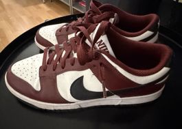 NIKE DUNK LOW IN BORDEAUX UND WEISS