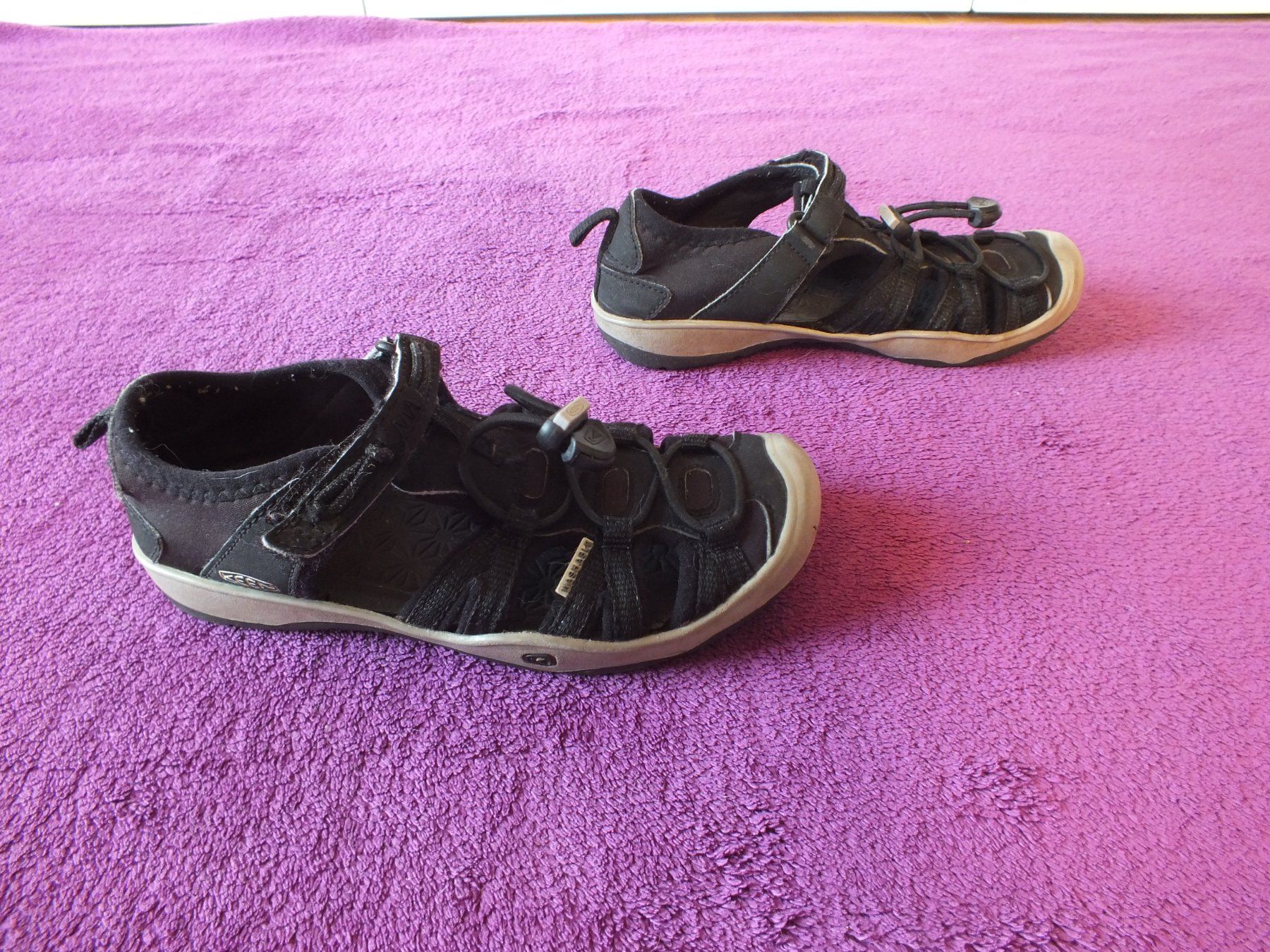 Keen Scarpe per ragazzi: Keen Wanderschuhe/-Sandalen Gr.30 – Usato da Müllheim Dorf venduto da Seeeule01 4