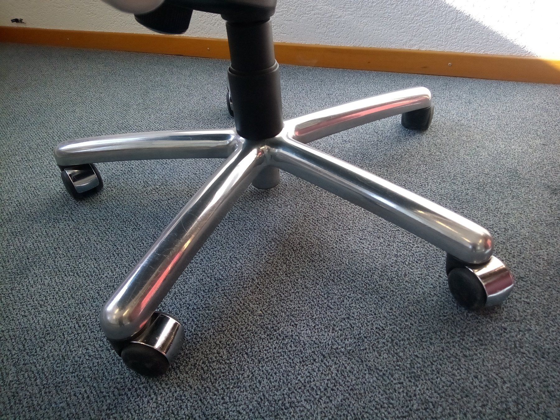 Girsberger Stühle: Bürodrehstuhl Girsberger – Gebraucht aus St. Gallen von Hinterberg 4