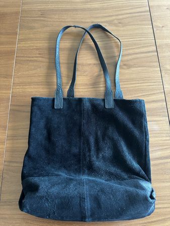 Schwarze Handtasche aus Leder