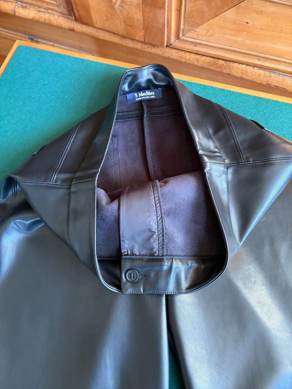 Max Mara Pantaloni: S`MAX MARA COATED TRAUSERS Cropped, Ankle -length silhouette – Nuovo (secondo la descrizione) da Interlaken venduto da Bona55 6