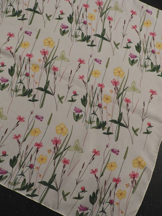 Fabric Frontline: Schal 'Wiesenblumen' 1