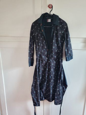 Kleid gSUSo Grösse S Blumenmuster Dunkelblau.Speziell.