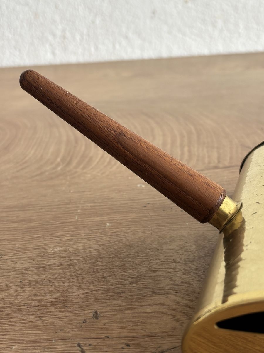 Attrezzi da lavoro: Antiker Messing Teppichkehrer mit Holzgriff – Usato da Orpund venduto da BlackEagel80 3