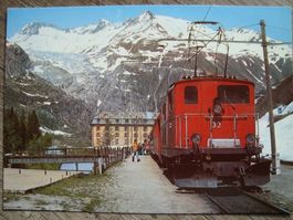 FO Zugkomposition auf der Station Gletsch, mit Lok HGe 4/4 3
