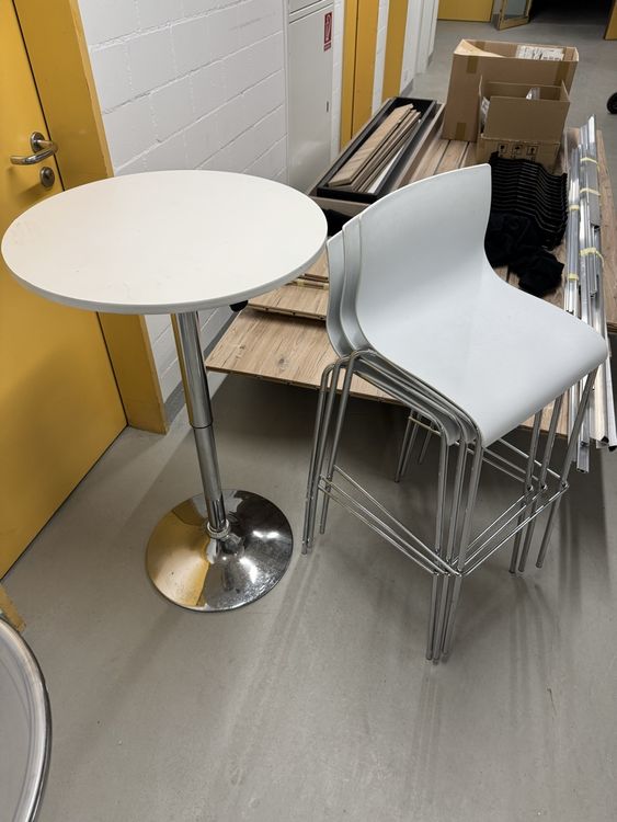Bar Tisch mit 3Stühlen, weiss, ideal für jede Party! (Gebraucht) in ...