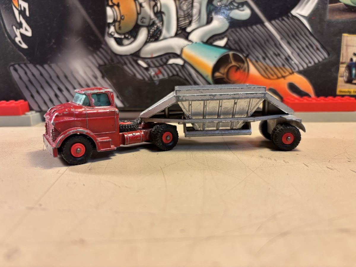 Matchbox Modellini d'auto: Matchbox King Size Fruehauf Hopper – Usato da Möriken AG venduto da Classics16