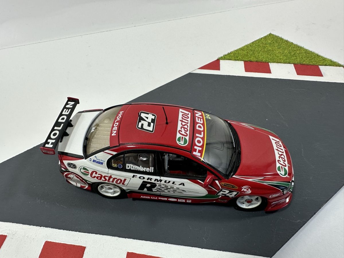 Modellini d'auto: Holden VY Commodore 1:43 Castrol, CLASSIC CARLECTABLES – Nuovo (secondo la descrizione) da Zofingen venduto da rf9_x2xt 8