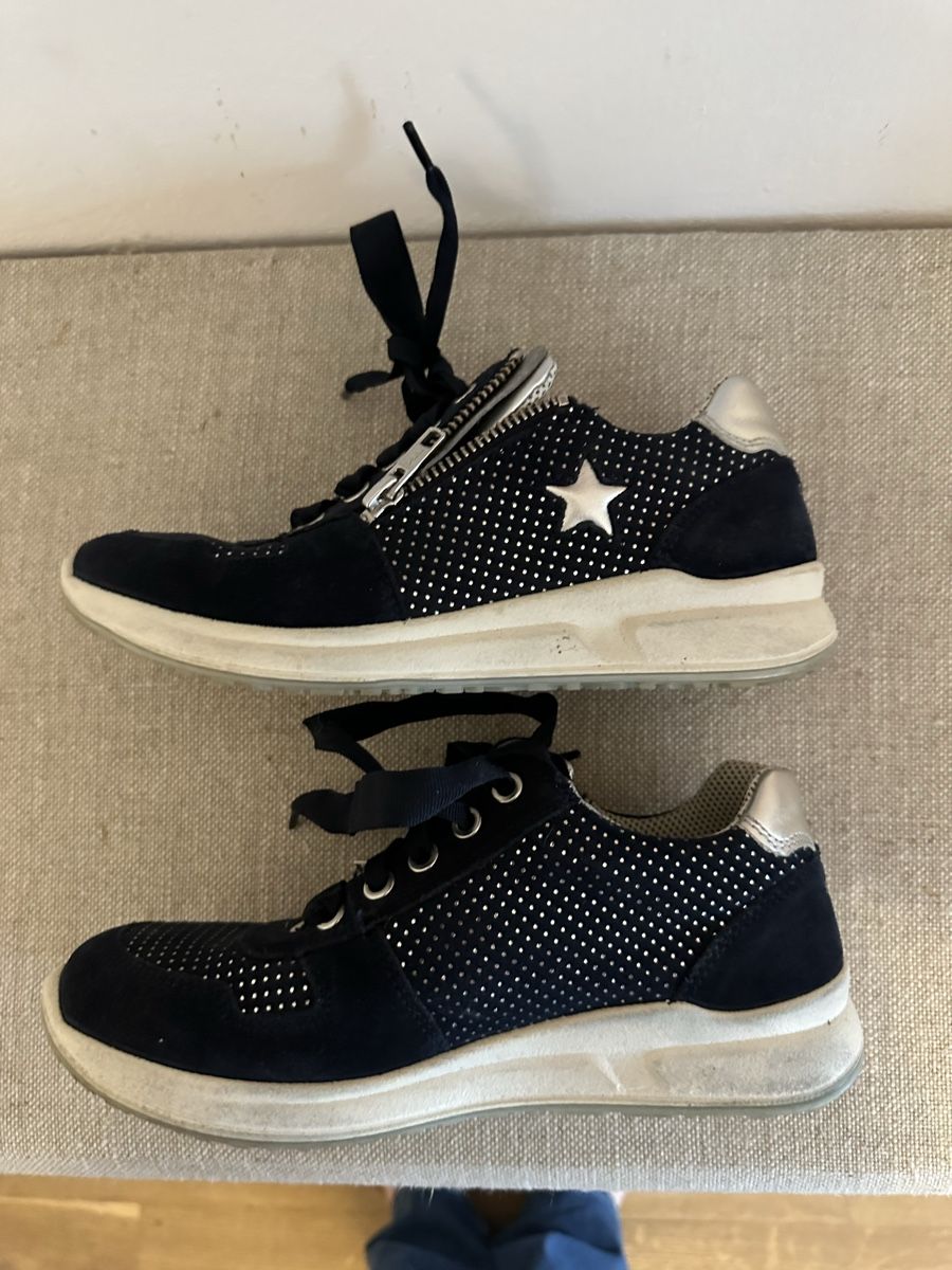 Scarpe per ragazze: Superfit Mädchen Turnschuhe, Gr. 35, Dunkelblau-Silber – Usato da Heiden venduto da Imocan82 2