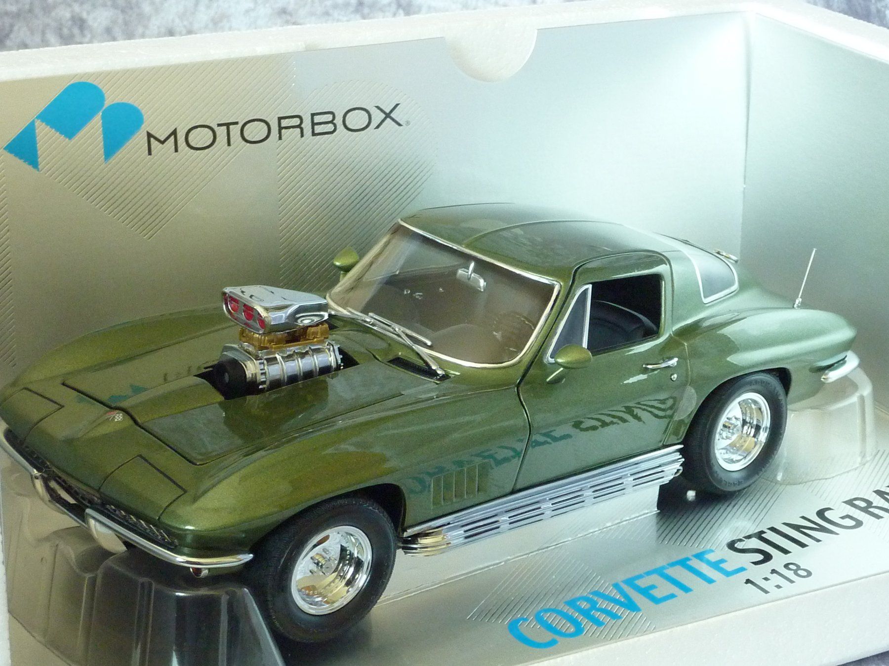 Exoto Modellini d'auto: Chevrolet Corvette Stingray 1967 1:18 – Nuovo (secondo la descrizione) da Dürrenäsch venduto da modellautos4you