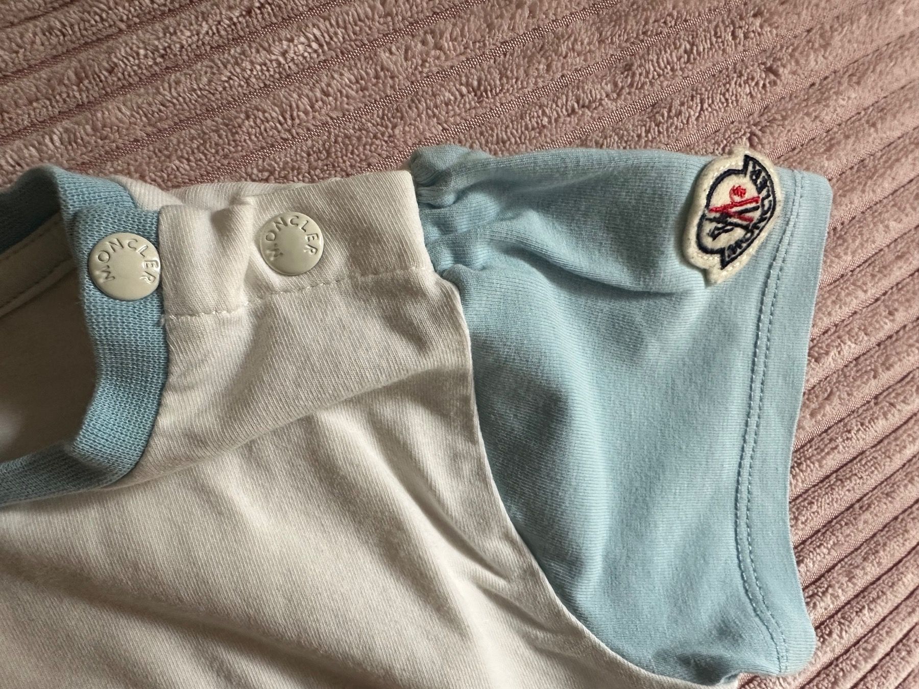 Moncler T-shirt: Moncler T-shirt - 98 – Usato da Zürich venduto da Bybyana 2