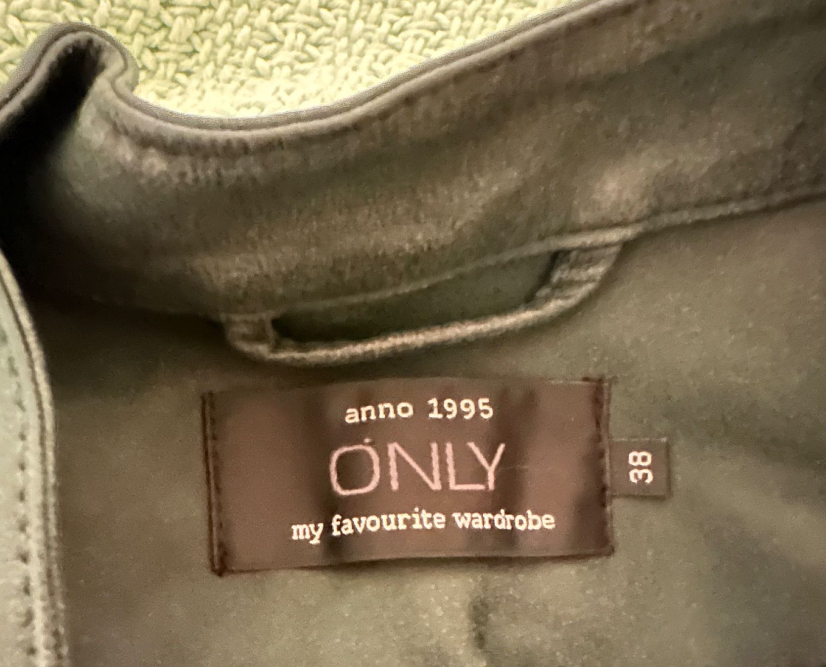 Only Giacche: Jacke Only – Usato da Liestal venduto da FlomiVivi 2