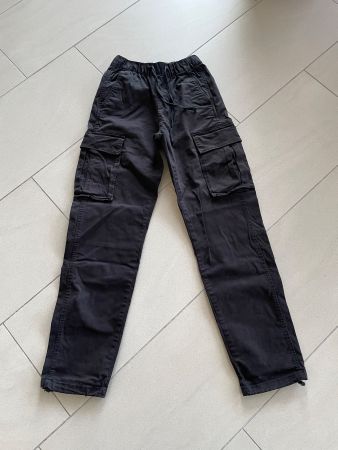 Schicke Cargo-Hose von Bershka, Gr.32 schwarz !