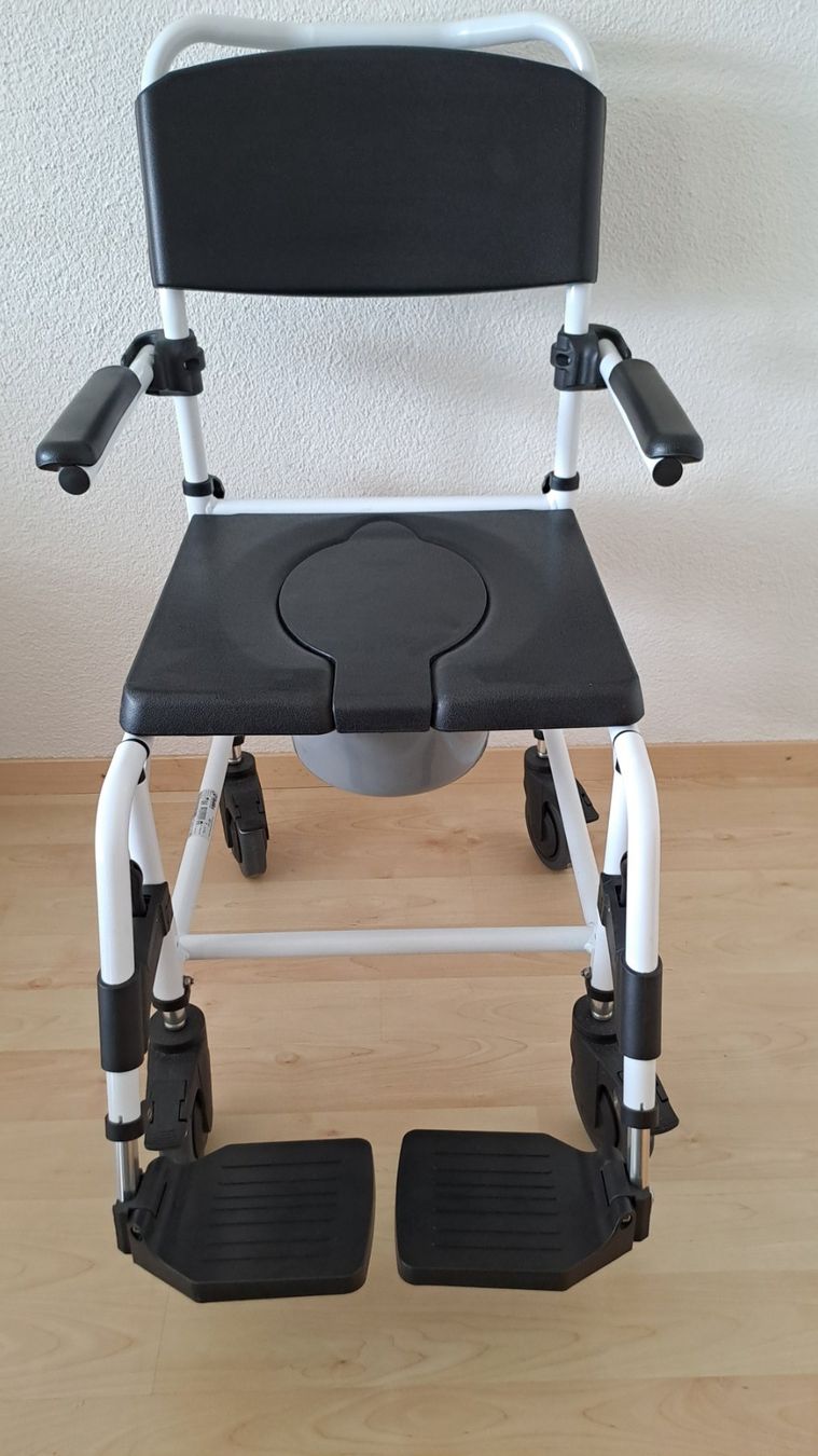 WC: Dusch und Toilettenstuhl Kakadu – Usato da Rickenbach SZ venduto da Feuerengel