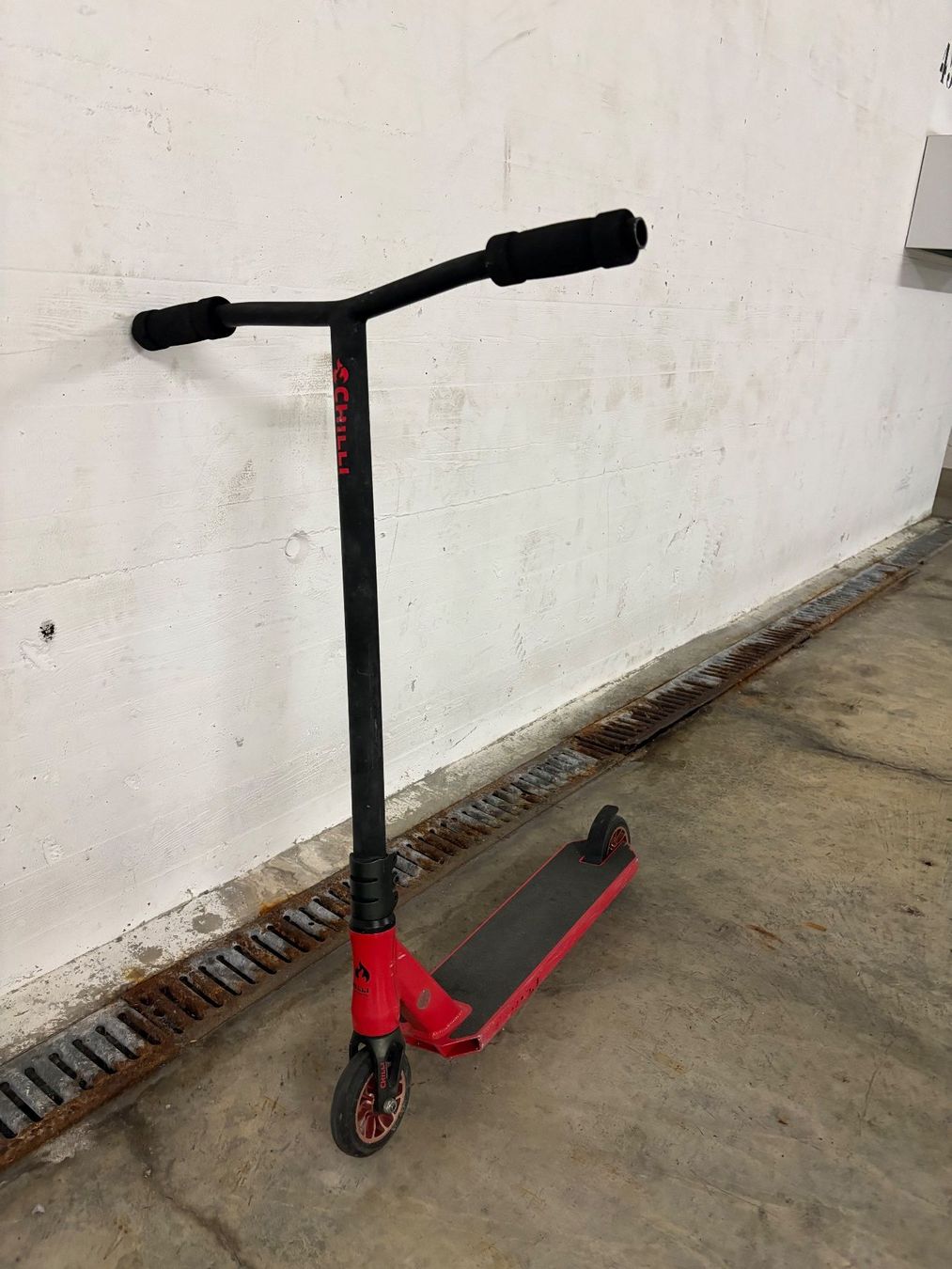 Chilli Kickboard: Chilli Pro 5000 in Rot/Schwarz – Usato da Stans venduto da gia_lxc9 1