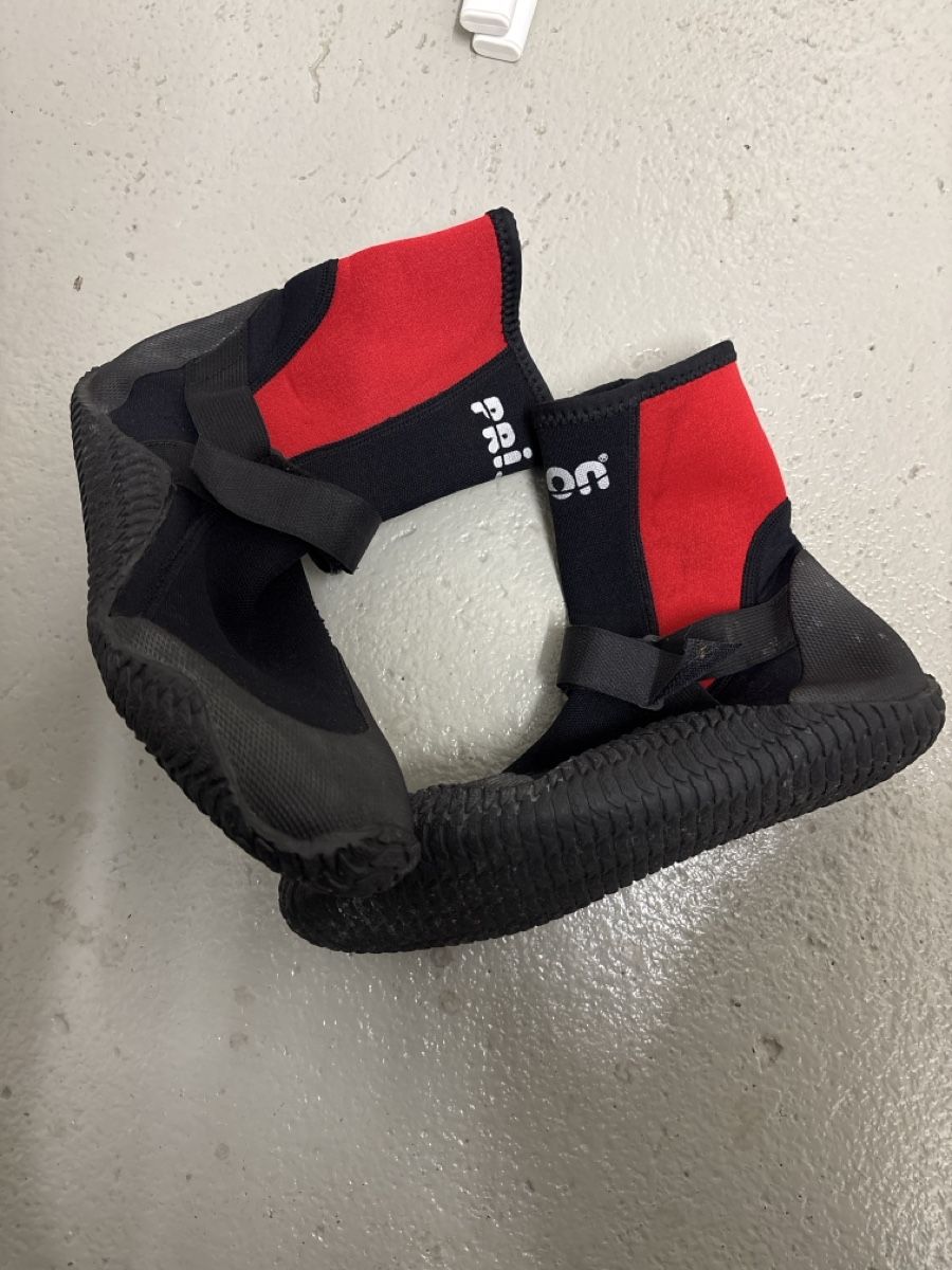 Scarpe da uomo: Paddelschuhe Prijon 41/42 – Usato da Bern venduto da rol_q889