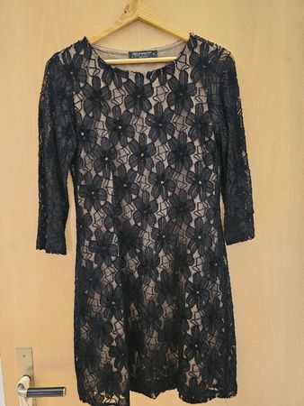Schickes Kleid mit Spitze, schwarz, Grösse S, neuwertig