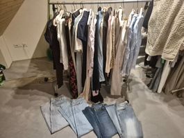 Volle Schrank Damen Bekleidung Gr M