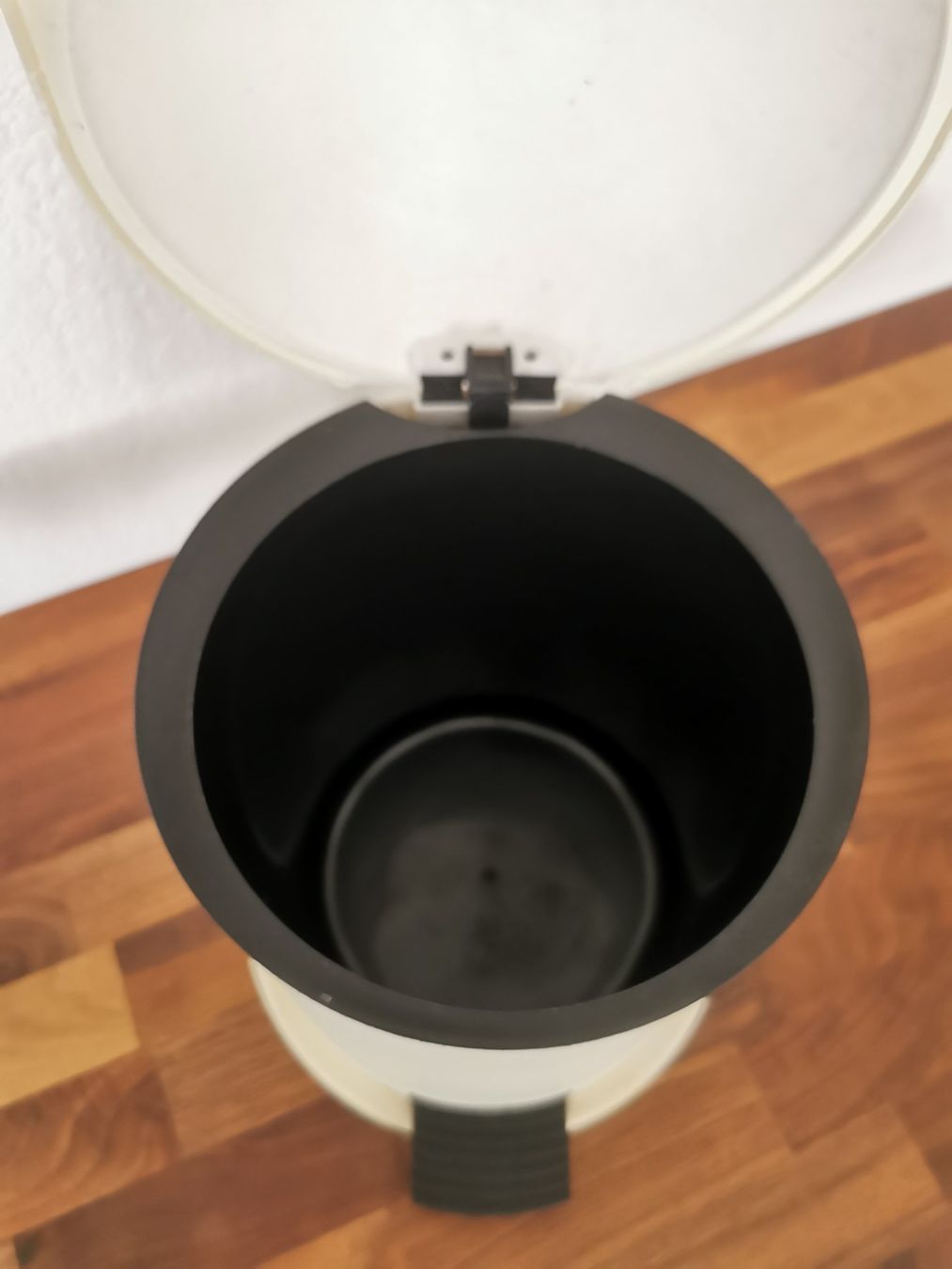 Cestini per rifiuti: Badezimmerkübel / Abfalleimer Badezimmer – Usato da Boniswil venduto da Totomat-Lady2 3