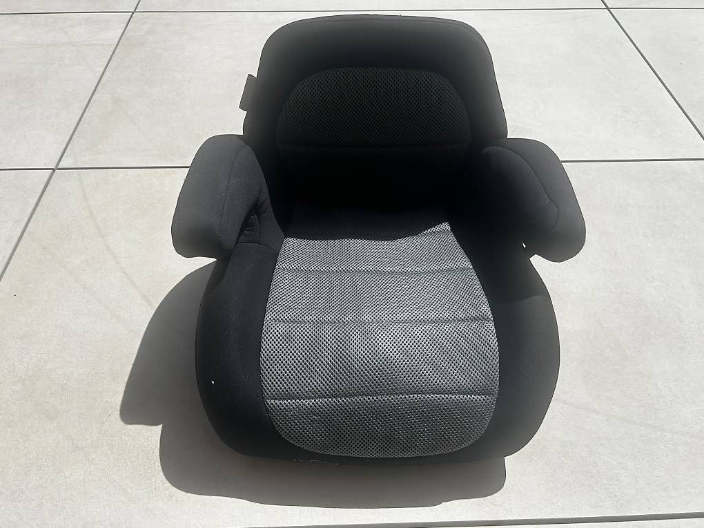 Seggiolini per auto: Child car sit / kindersitz + IsoFix – Usato da Therwil venduto da lit_f95s 1