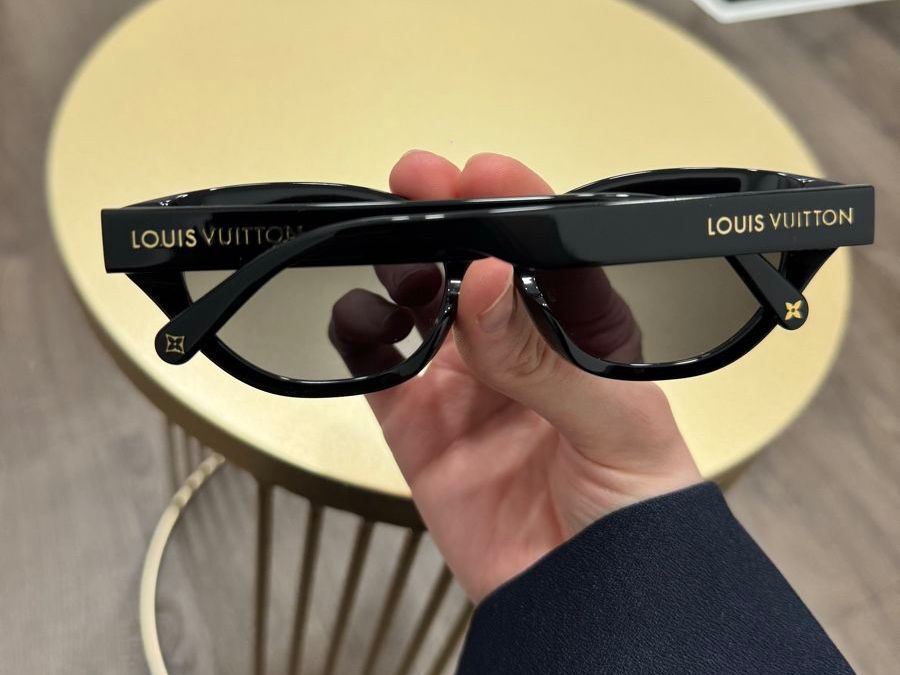 Louis Vuitton Occhiali & Lenti: Louis Vuitton Sunglasses - Black - never worn full complect – Nuovo (secondo la descrizione) da Thonex venduto da Lux_brands01