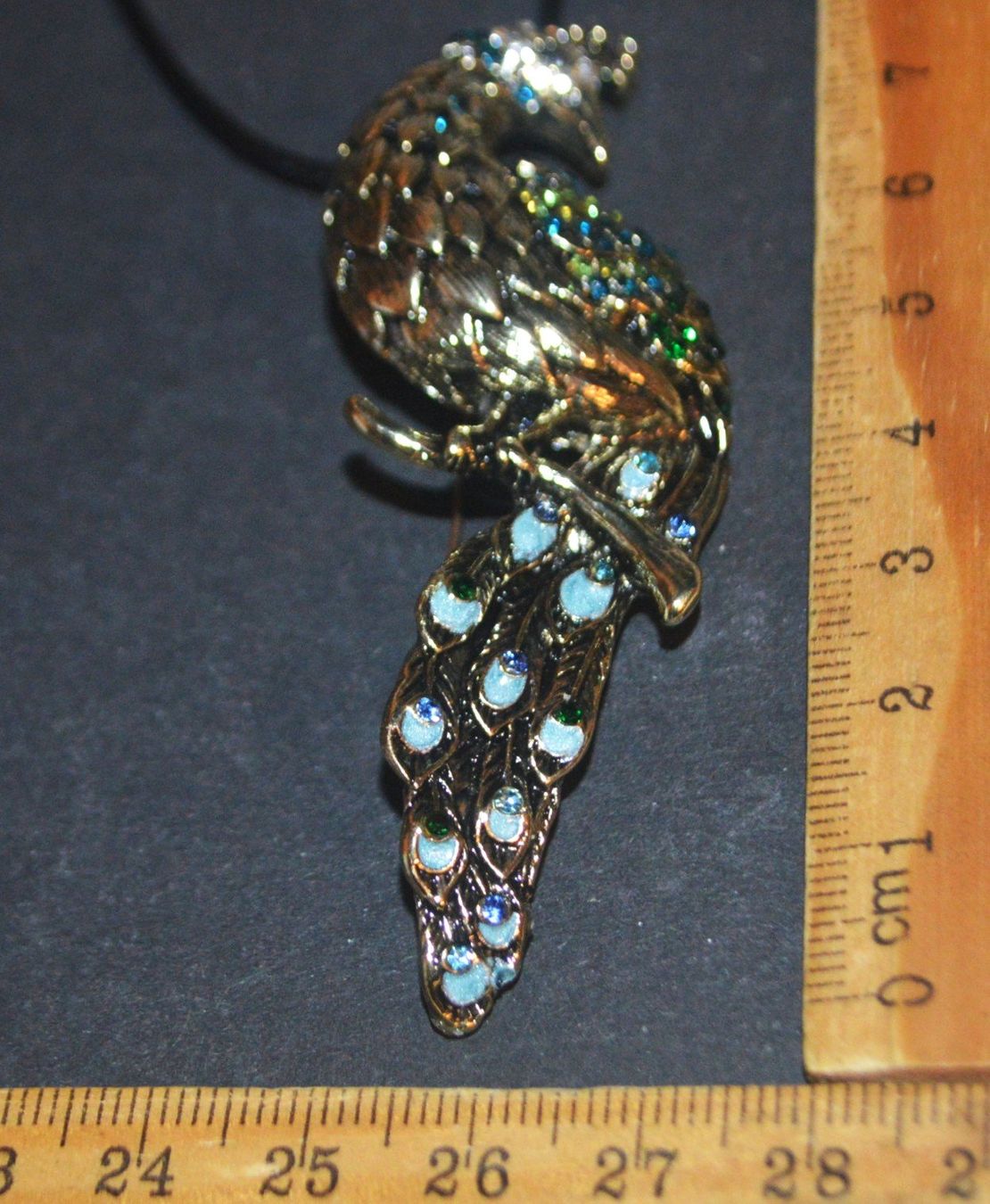Spille & Fermagli: Brosche oder Halskette L-6694 – Pfau mit Strass – Nuovo e nell'imballaggio originale da Goldiwil (Thun) venduto da han_v5b7 2