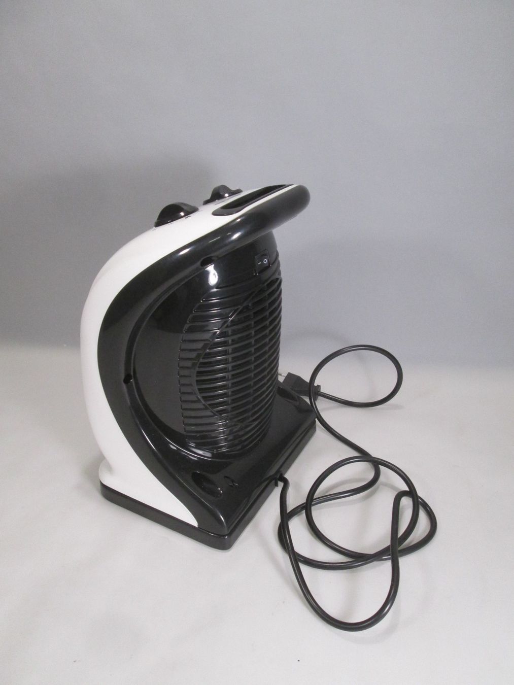 Radiatori: Heizlüfter / Ventilator - NEU & OVP – Nuovo e nell'imballaggio originale da Rapperswil SG venduto da designandmore 3