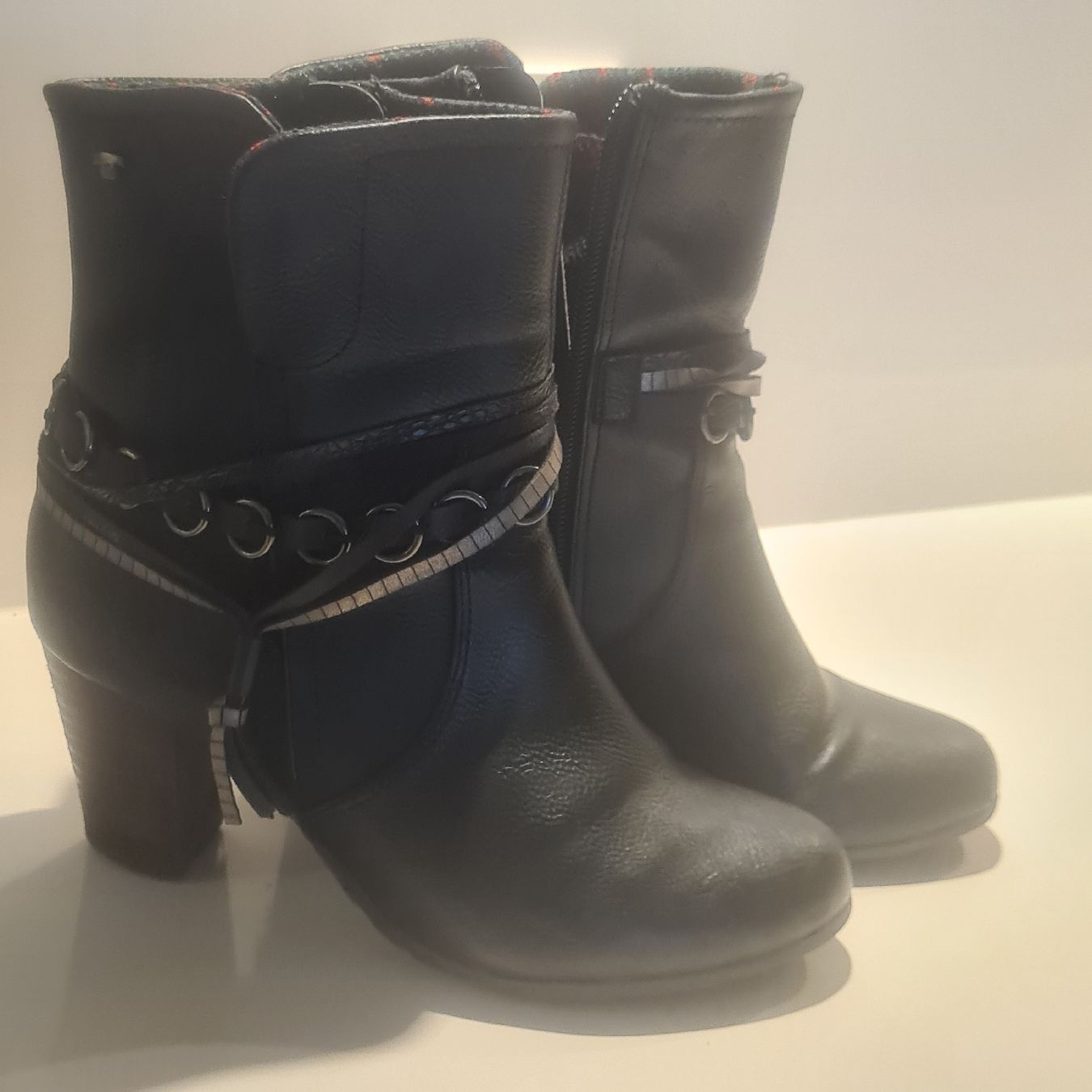 Tom Tailor Scarpe da donna: TOM TAILOR Stiefeletten Gr. 36 Braun – Usato da Steinen venduto da turbogeiss99