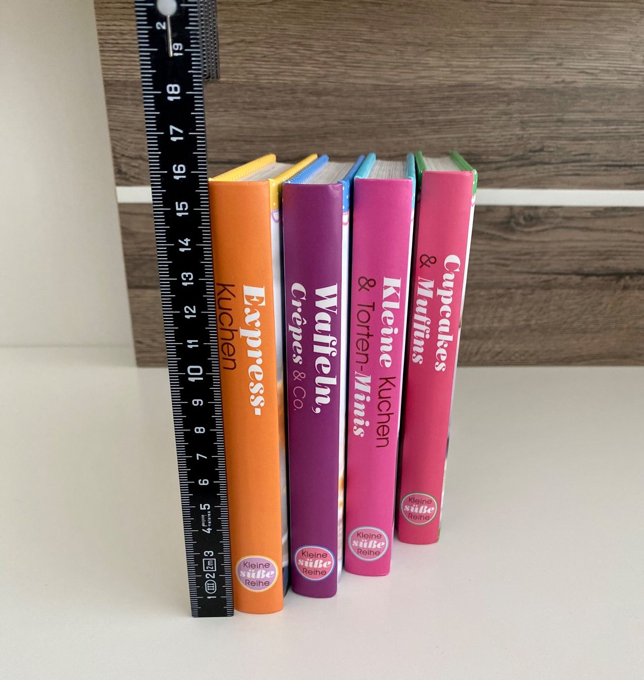 Libri: Set - 4 schöne Rezeptbücher – Nuovo (secondo la descrizione) da WEINFELDEN venduto da marygloss 5
