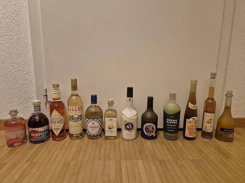 12 verschiedene Liköre, Schnäpse, Schnaps, OVP (Neu und ...