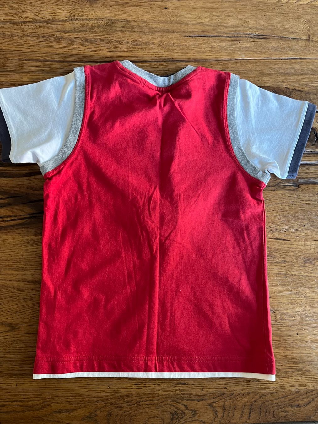 Camicie, T-shirt & Polo: T-shirt Gr 122. Fabrikneu – Nuovo e nell'imballaggio originale da Rekingen AG venduto da Maxim5332G 2