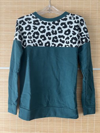 Pullover mit Leoprint, Grösse M, Top Zustand