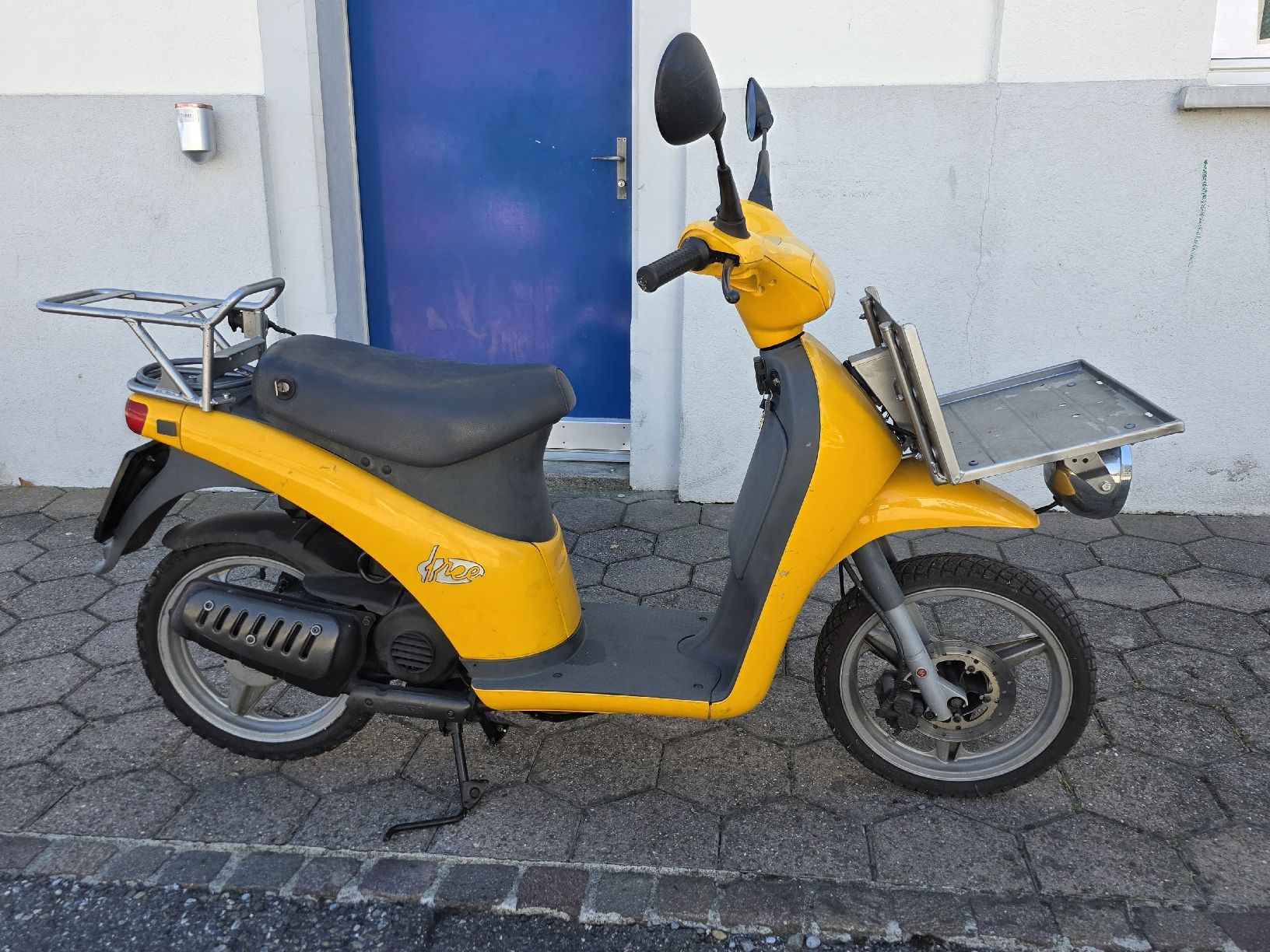 Piaggio Scooters: Piaggio Free Post PTT – Defekt aus Schafisheim von onezillion